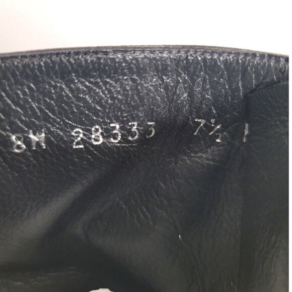 Stuart Weitzman Ankle Boot Black Leather Square Toe Center Zip Back Size 8M - Picture 8 of 9